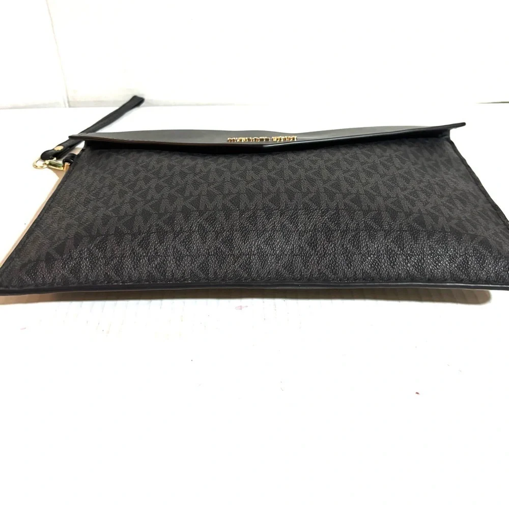 Michael Kors  unisex Black Wristlet Clutch portfolio envelope